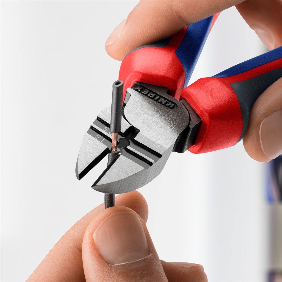 Knipex 14 22 160 Abisolier-Seitenschneider - neue Comfort-Griffhüllen 2024